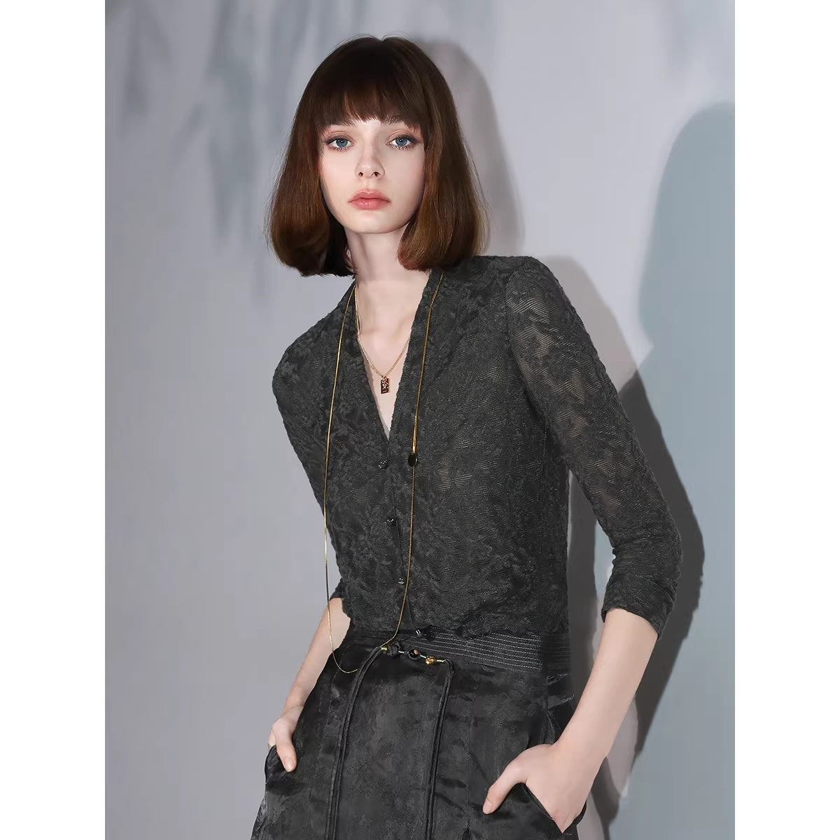 COCOBELLA_3D_Applique_Lace_Hollow_French_Slim_Fit_V_Neck_Long_Sleeve_T-Shirts_MISSTT