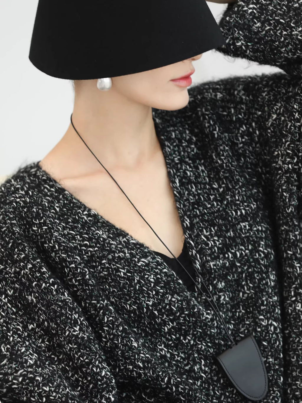 COCOBELLA_Cozy_Metallic_V_Neck_Loose_Mid_Length_Workwear_Knit_Panda_Color_Sweater_MISSTT