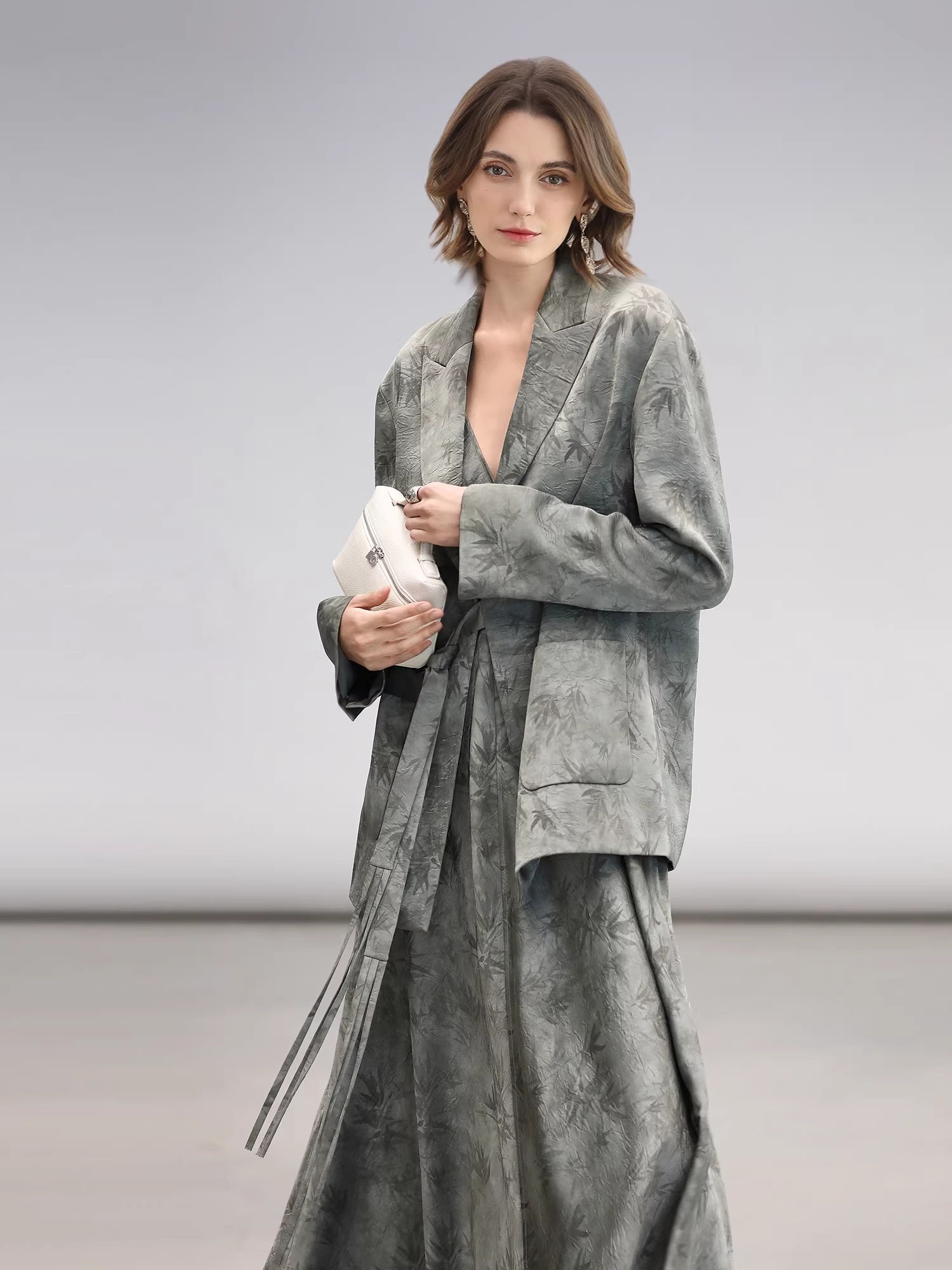 COCOBELLA_Elegant_Printed_A_Line_V_Neck_Sleeveless_Cinched_Waist_Reversible_Slip_Dresses_MISSTT