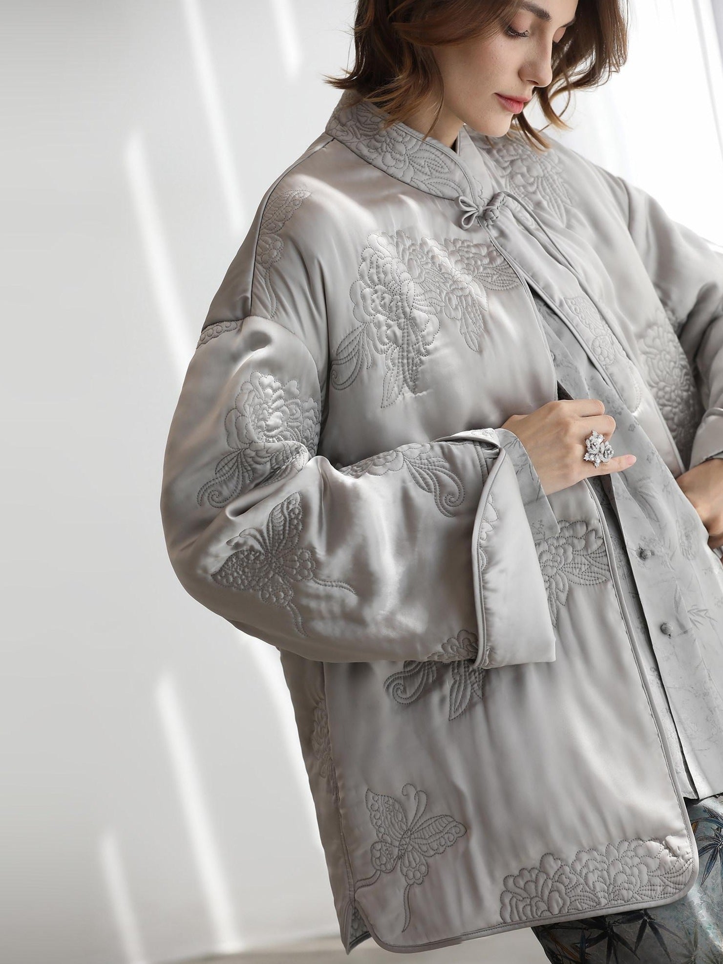 COCOBELLA Embroidered Ethnic Commuter Straight Fit Short Polyester Padded Jackets