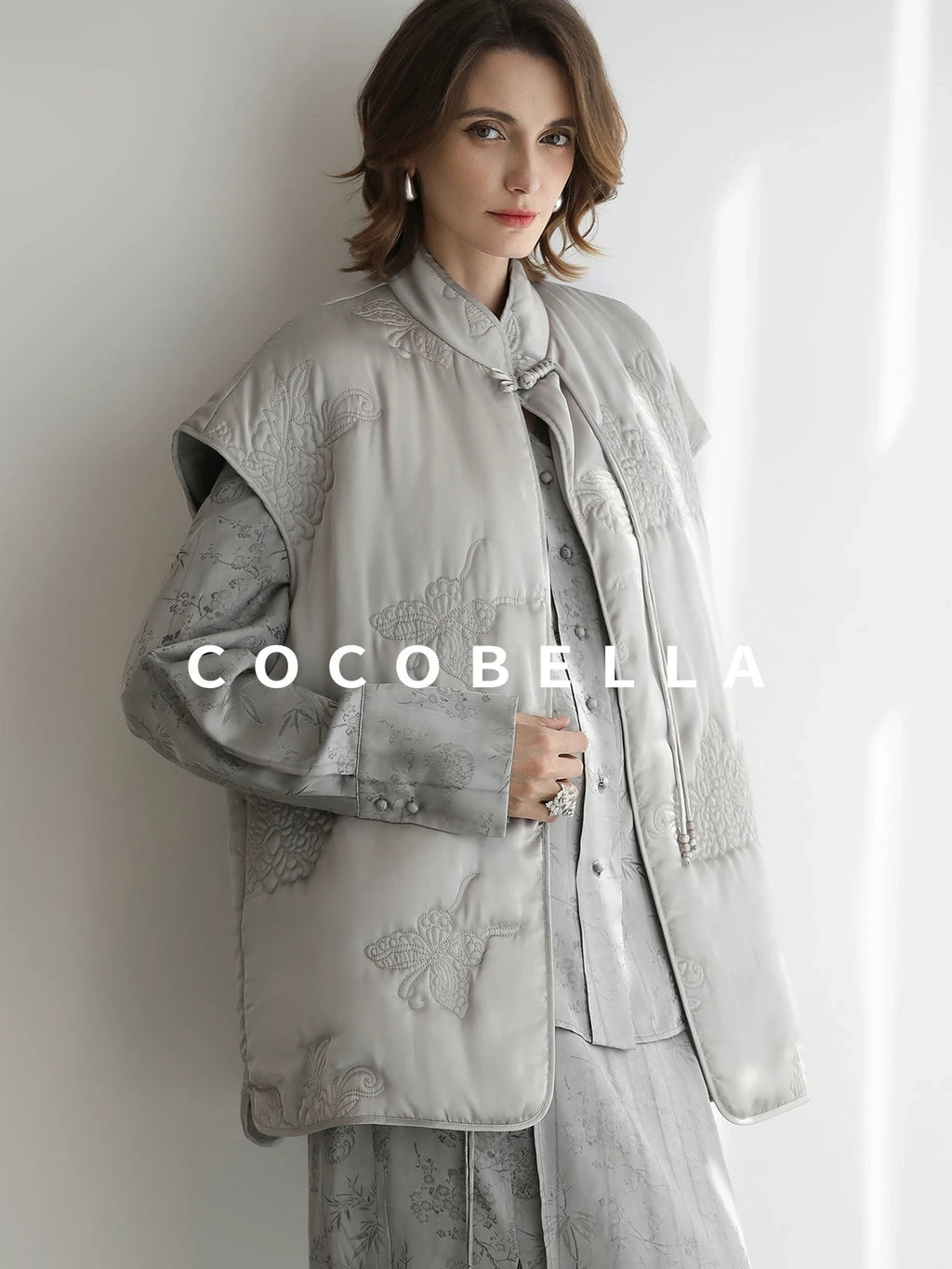 COCOBELLA Embroidered Ethnic Straight Fit Commuter Short Polyester Women Padded Jackets