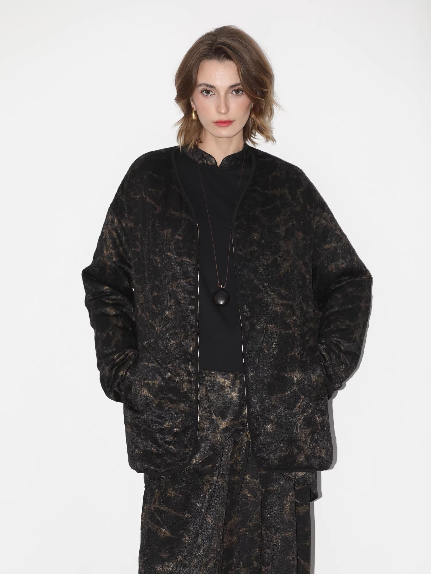 COCOBELLA_Gold_Trim_Insulated_Straight_Fit_V_Neck_Zip_Pockets_Women_Short_Padded_Jackets_MISSTT