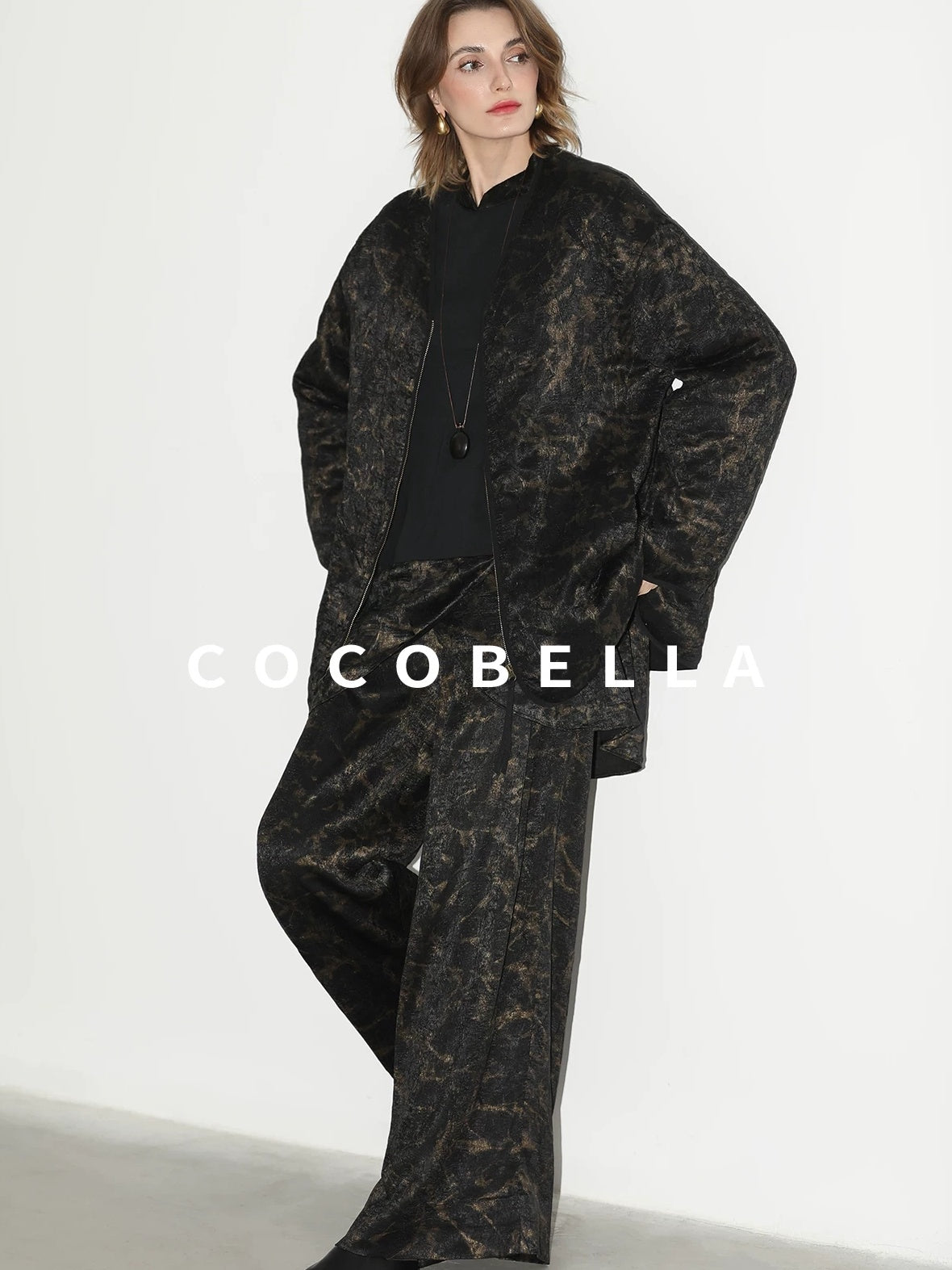 COCOBELLA Gold Trim Insulated Straight Fit V Neck Zip Pockets Women Short Padded Jackets