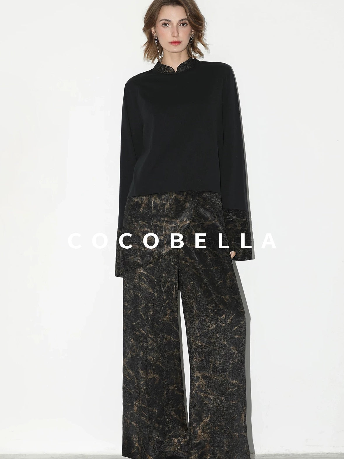 COCOBELLA Gold Trim Insulated Straight Fit V Neck Zip Pockets Women Short Padded Jackets