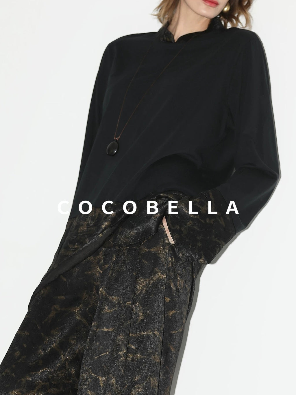 COCOBELLA Gold Trim Insulated Straight Fit V Neck Zip Pockets Women Short Padded Jackets