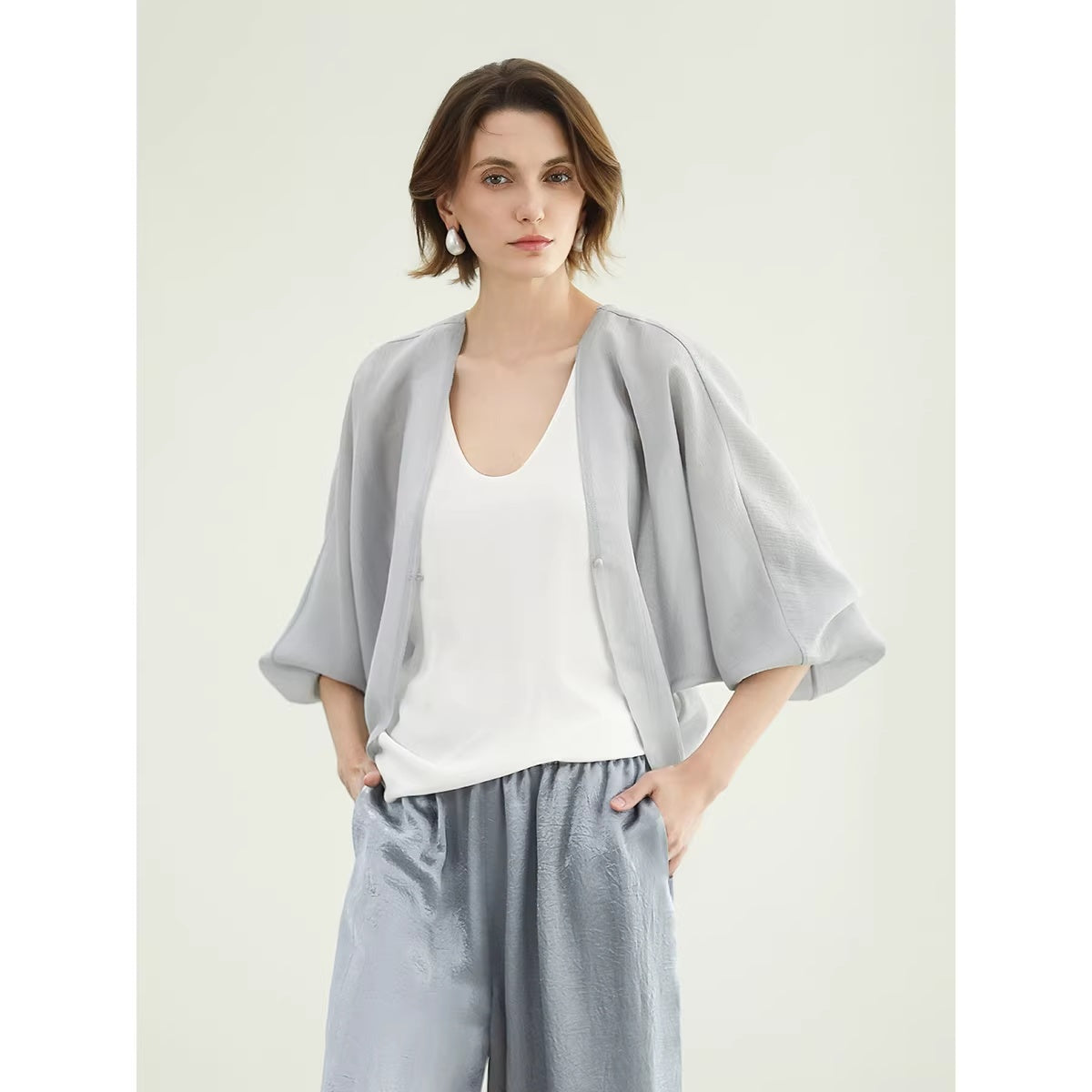 COCOBELLA_Lightweight_Viscose_Silk_Blend_Straight_Fit_Long_Sleeve_Versatile_Knit_Sweater_MISSTT