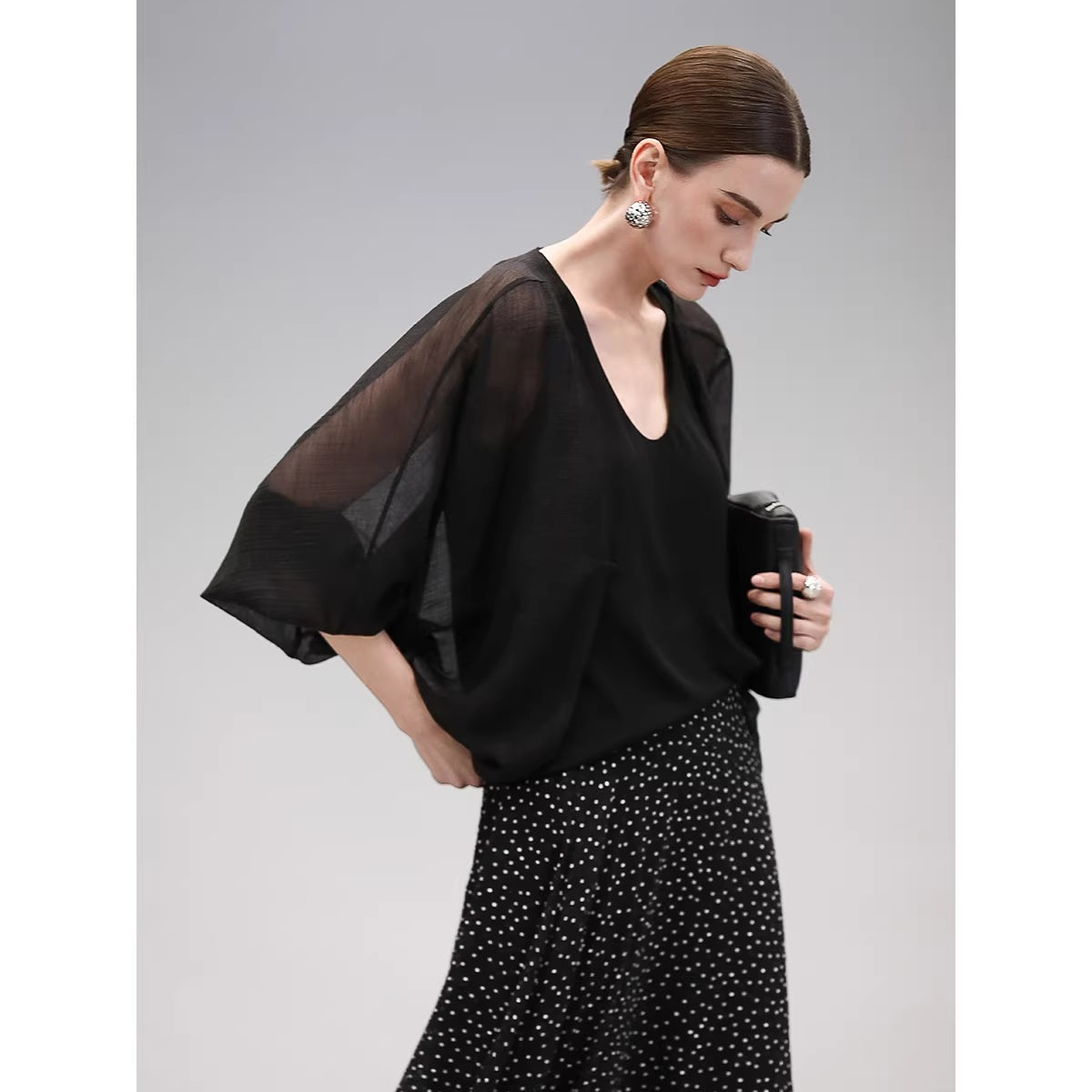 COCOBELLA_Lightweight_Viscose_Silk_Blend_Straight_Fit_Long_Sleeve_Versatile_Knit_Sweater_MISSTT