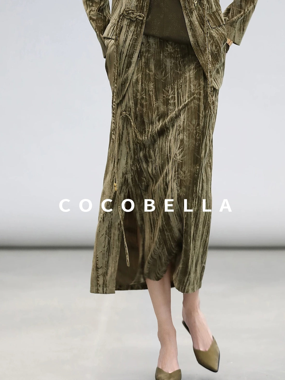 COCOBELLA Retro Green Chinese Tie Detail 3D Embellished Mid Waist Pleated Midi Skirts