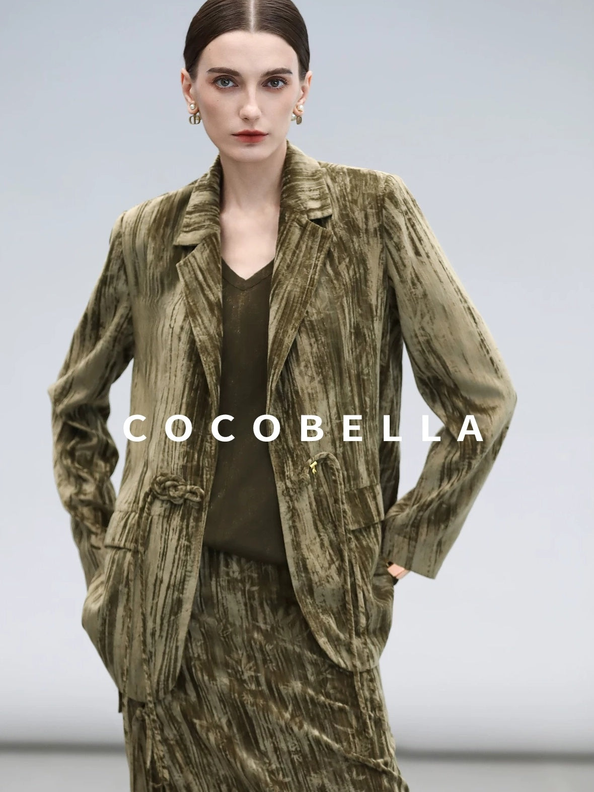 COCOBELLA Retro Green Chinese Tie Detail 3D Embellished Mid Waist Pleated Midi Skirts