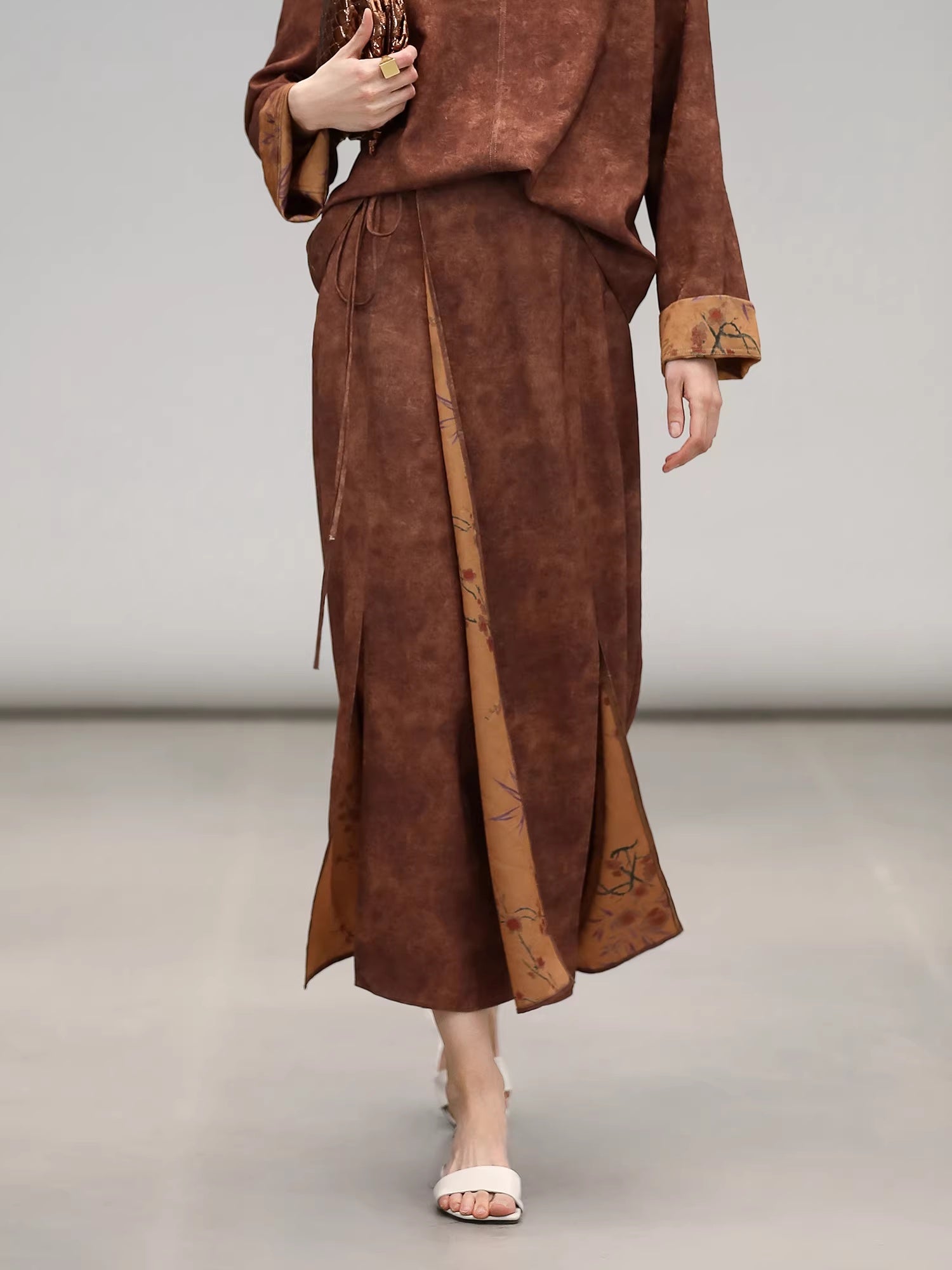 COCOBELLA_Reversible_Tea_Gold_Loose_Asymmetrical_Jacquard_Women_Long_Sleeve_Shirts_MISSTT