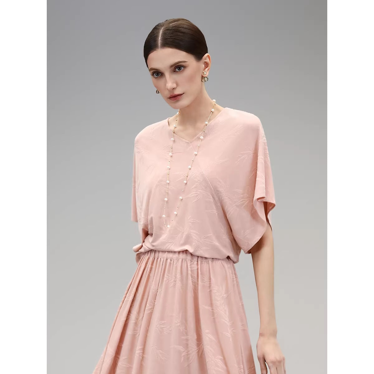 COCOBELLA_Soft_Jacquard_Patchwork_Batwing_Short_Sleeve_Loose_V_Neck_Ladies_Commuter_Shirts_MISSTT