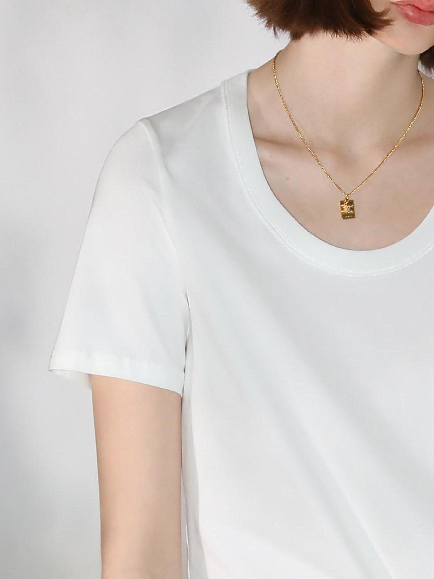 COCOBELLA Stain Resistant Breathable U Neck Straight Cut Casual Women White Solid T-Shirts