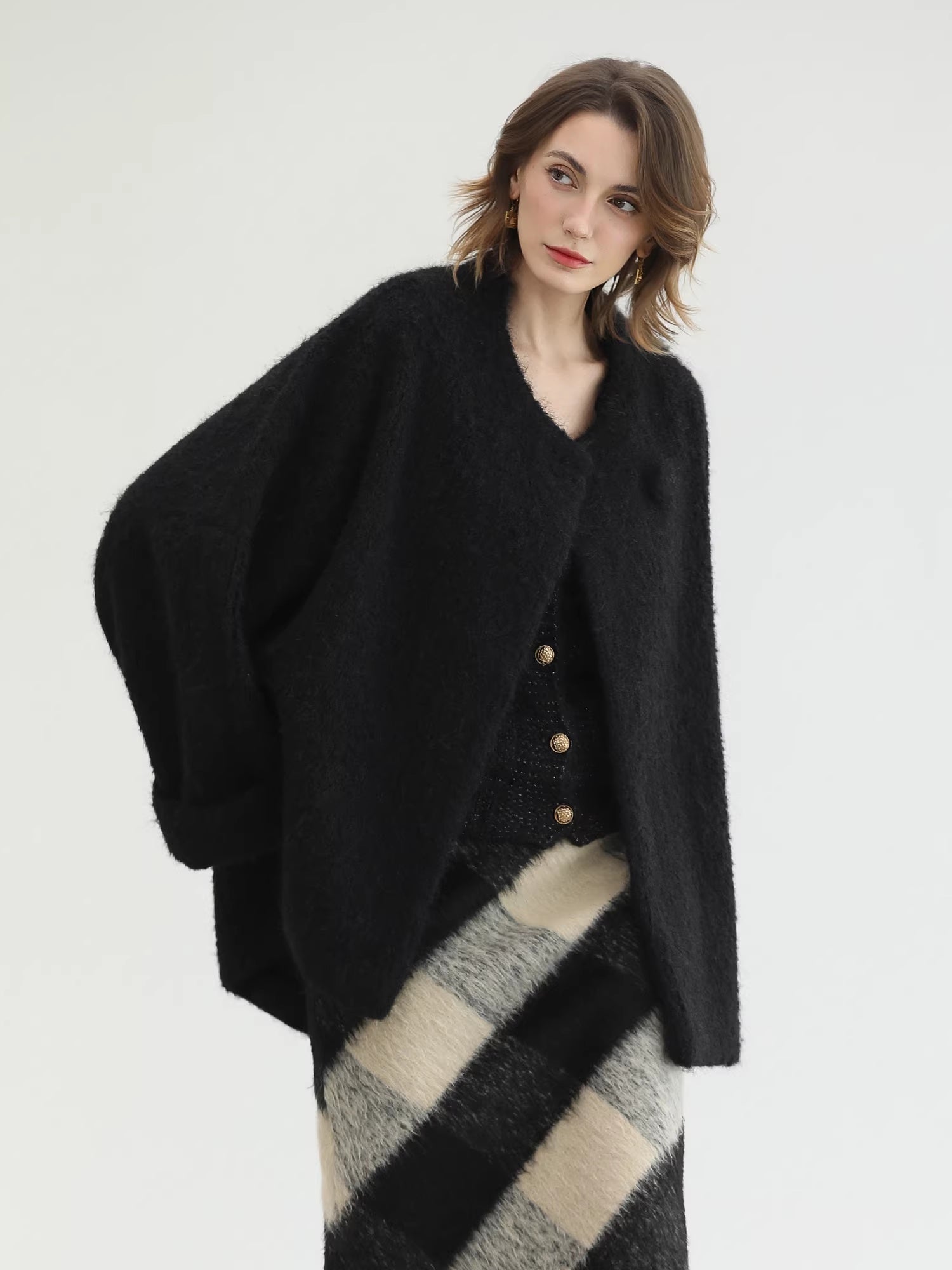 COCOBELLA_Thick_Polyester_Minimalist_Loose_Fit_Round_Neck_Button_Pocket_Black_Jackets_MISSTT