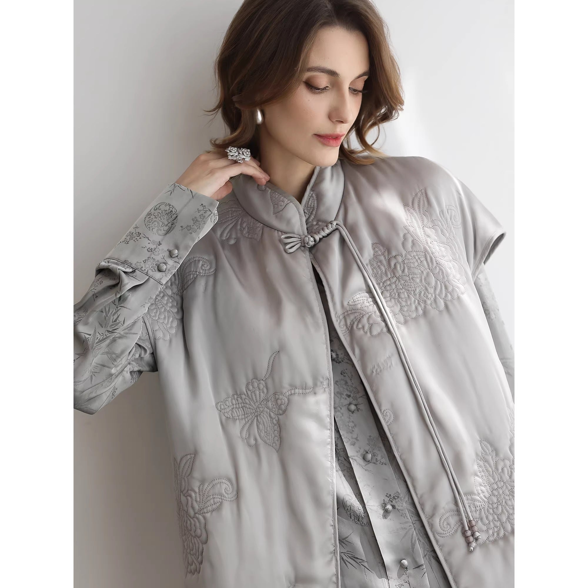 COCOBELLA_Thickened_Embroidered_Short_Stand_Collar_Frog_Button_Office_Padded_Jackets_MISSTT