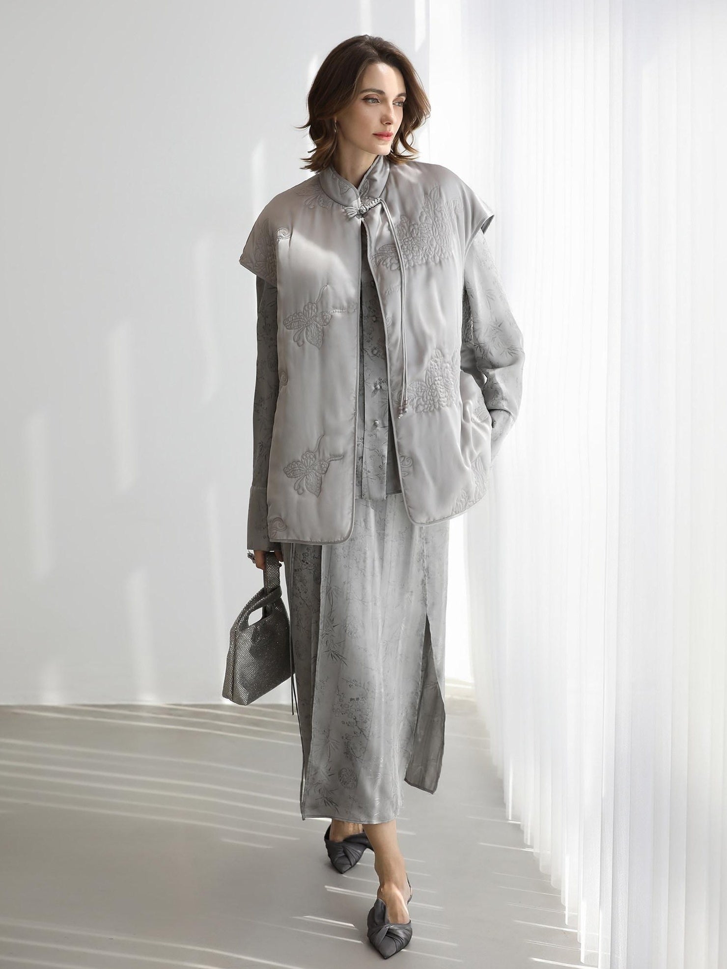 COCOBELLA Thickened Embroidered Short Stand Collar Frog Button Office Padded Jackets