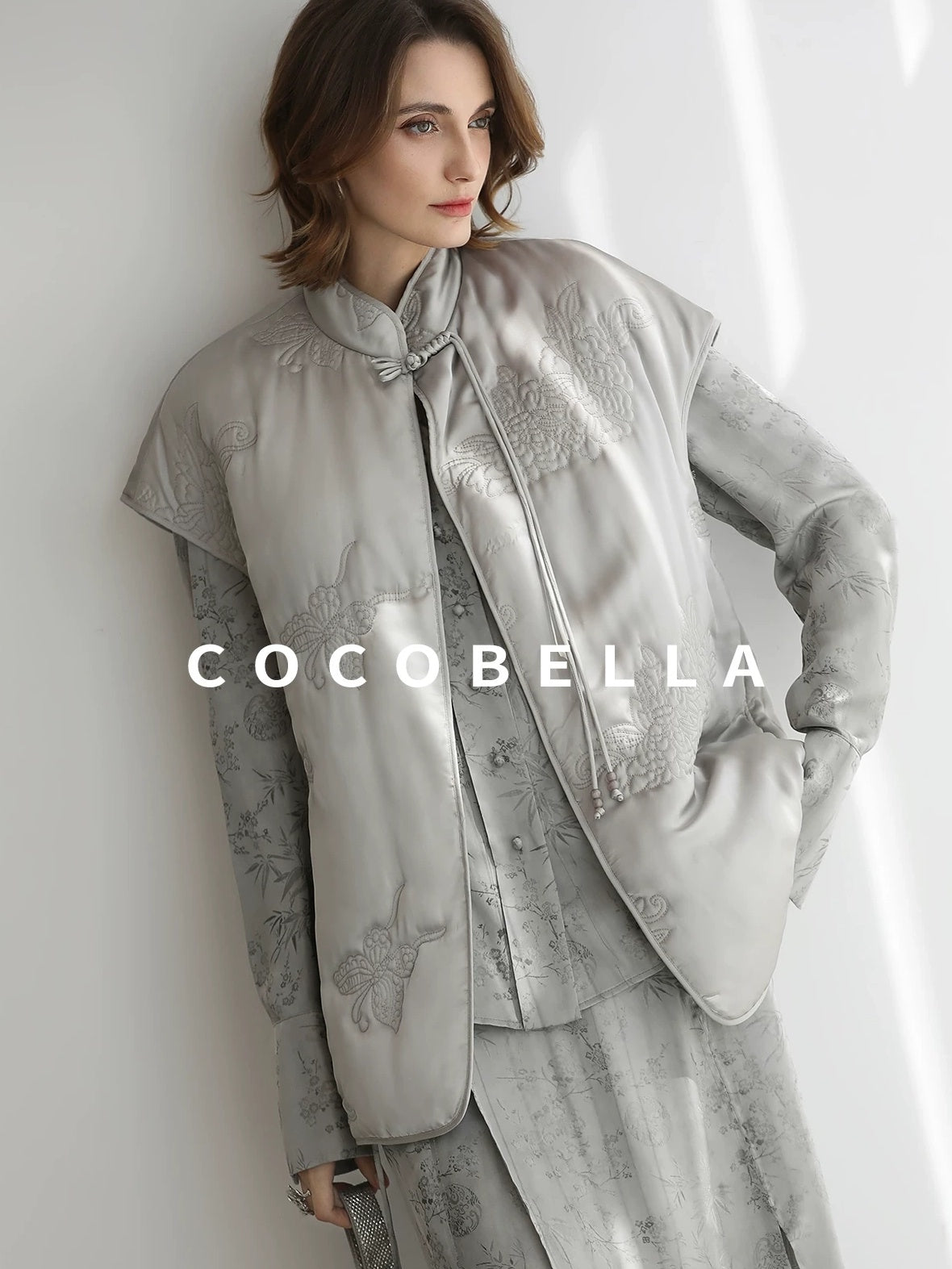COCOBELLA Thickened Embroidered Short Stand Collar Frog Button Office Padded Jackets